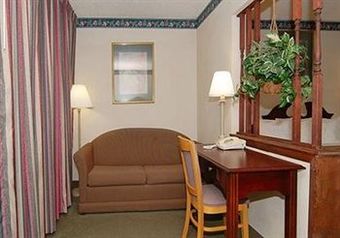 Hotel Quality Inn & Suites