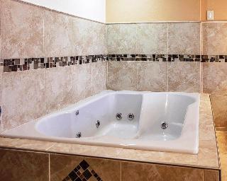 Hotel Quality Suites Milwaukee Airport