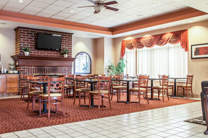 Hotel Quality Suites Milwaukee Airport