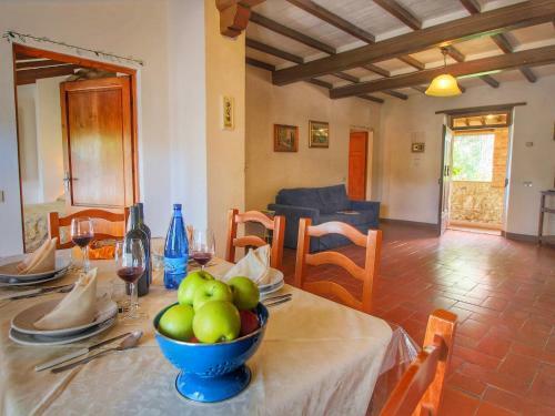 Modern Holiday Home In Colle Di Val D'elsa With Pool