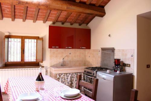 Misciano Villa Sleeps 5 Pool Wifi