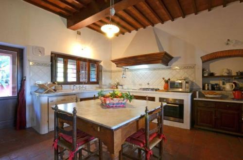 Cervognano Montenero Villa Sleeps 14 Pool Wifi
