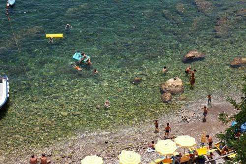 Marina Del Cantone Villa Sleeps 14 Air Con