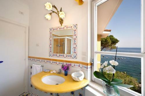 Marina Del Cantone Villa Sleeps 8 Pool Air Con Wifi
