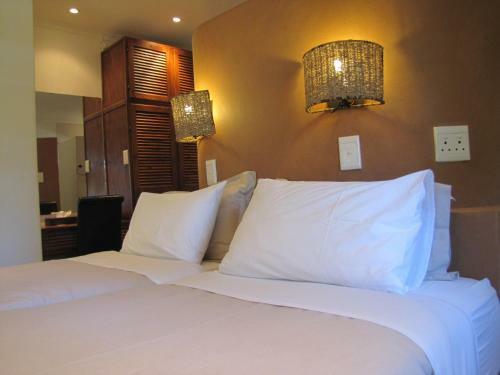 Bed & Breakfast Afrikhaya Guest House