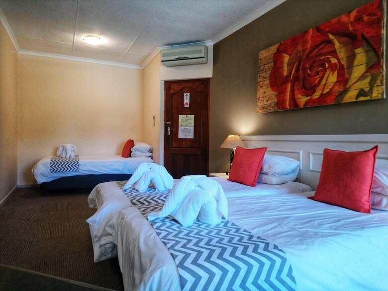 Elephant Lake Hotel