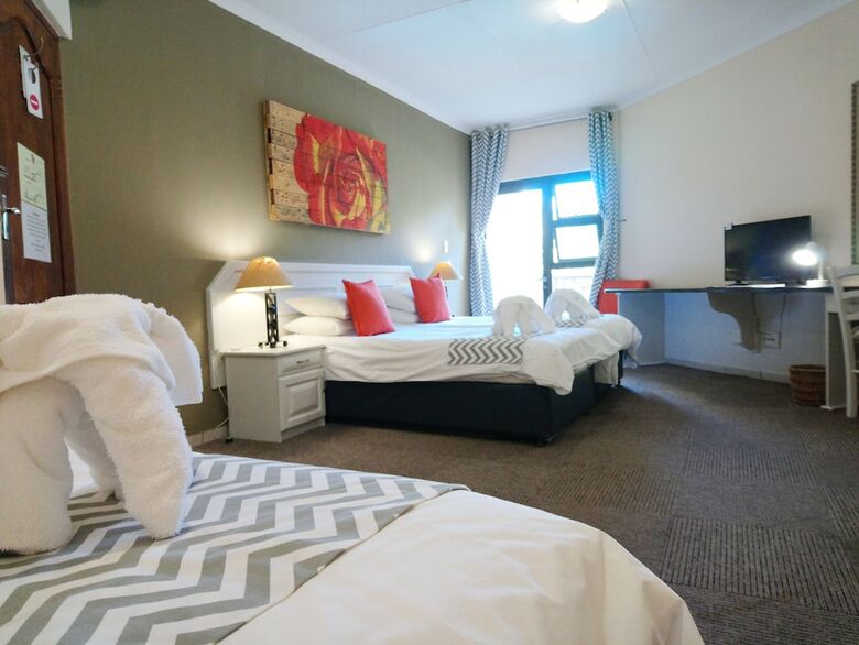 Elephant Lake Hotel