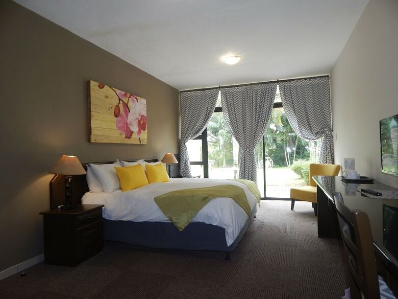 Elephant Lake Hotel