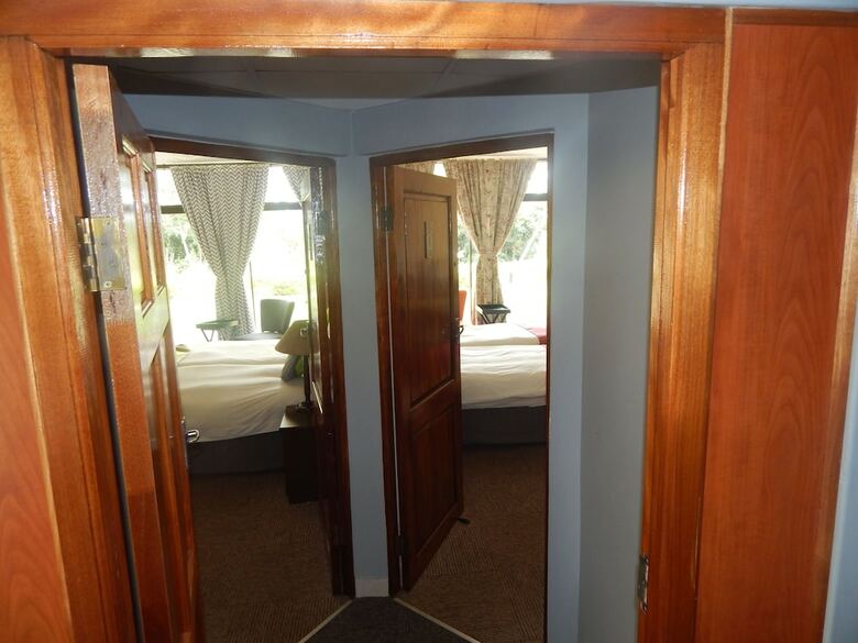 Elephant Lake Hotel