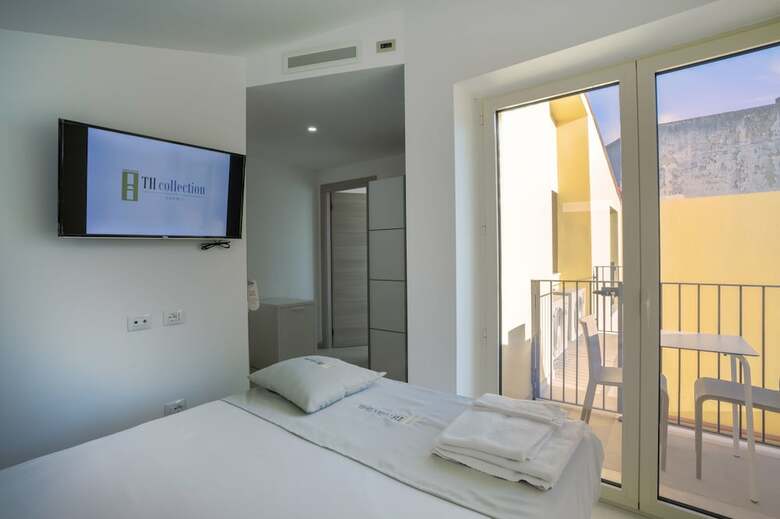 Hostal Th Collection Rooms