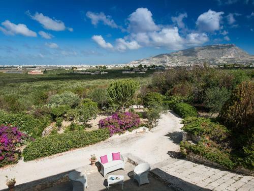 Villa Beautiful Three-room Apartment With A Small Garden
