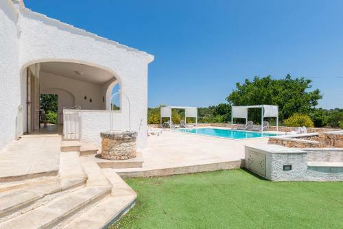 Charming Villas With Pool In Valle D'itria