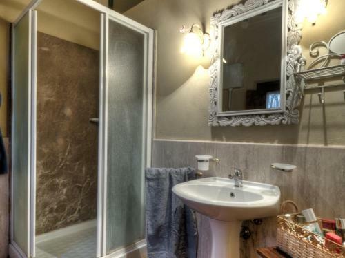 Palaia Villa Sleeps 11 Pool Wifi
