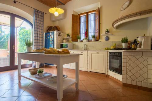Fabbrica Villa Sleeps 10 Pool Air Con Wifi