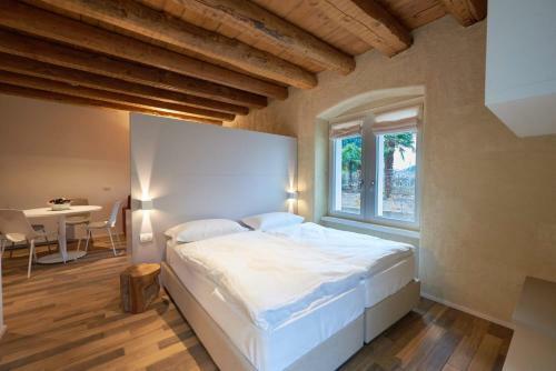 Hostal Albola Suite Holiday Apartments