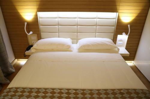 Hotel Grand Chalet Delle Rocche