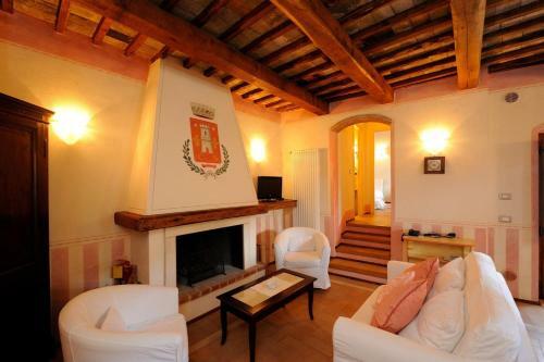 Two-bedroom Apartment In Scheggino I