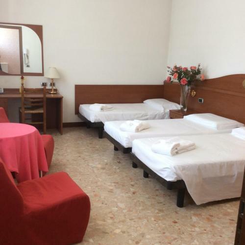 Hotel Pizzeria Ristorante "al Leone"