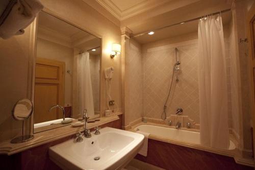 Venturina Villa Sleeps 20 Pool Air Con Wifi