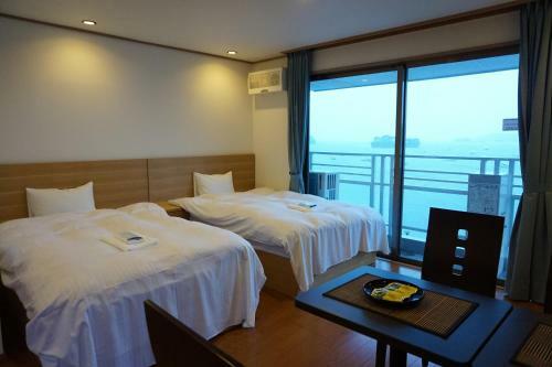 Marutoku Seafood Restaurant And Hotel