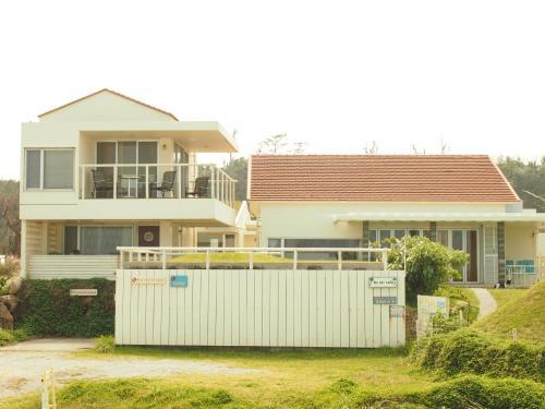Hostal Keiki Beachhouse & Cafe