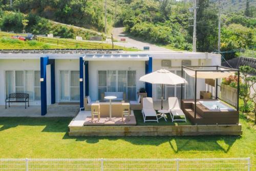 Hermit Hills Apartment In Okinawa Colors