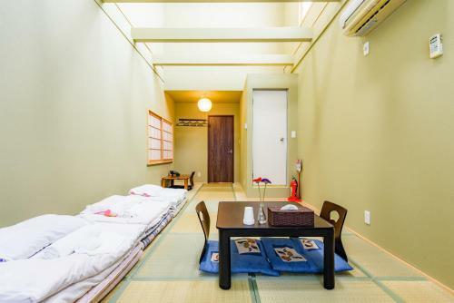 Hostal Wafu Ryokan Uehonmachi