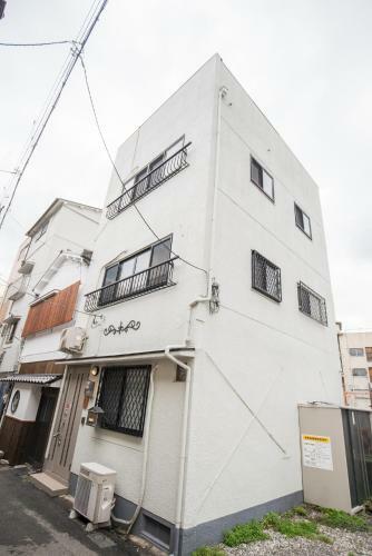 Namba Akiko Villa Hostel