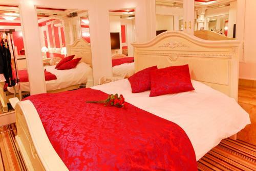 Hotel Serena (love Hotel)