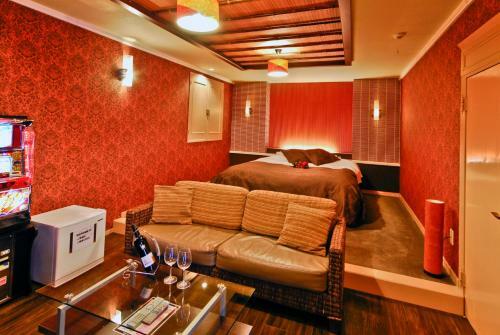 Hotel Serena (love Hotel)