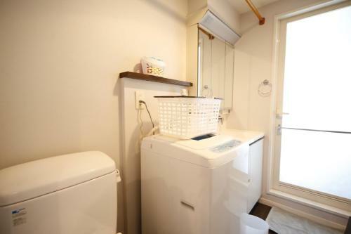 Yakuin Apartment 911