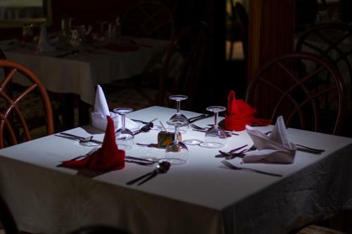 Hotel Izaak Walton Inn