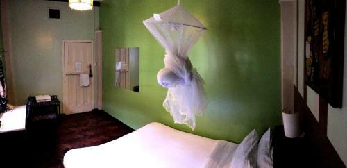 Hotel Amani Gardens Inn