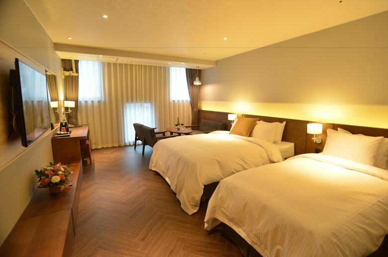 New Grand Hotel