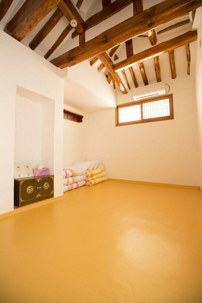 Hostal Bukchonae