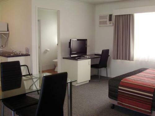 Redwood Manor Motel Apartments