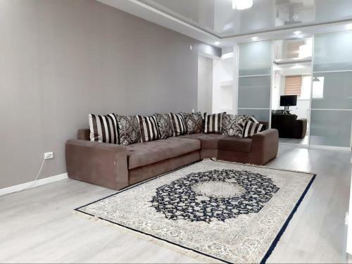 Apartment On Zharokova 208