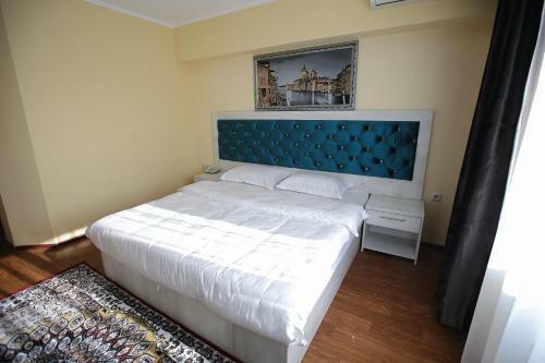 Altai Business Hotel