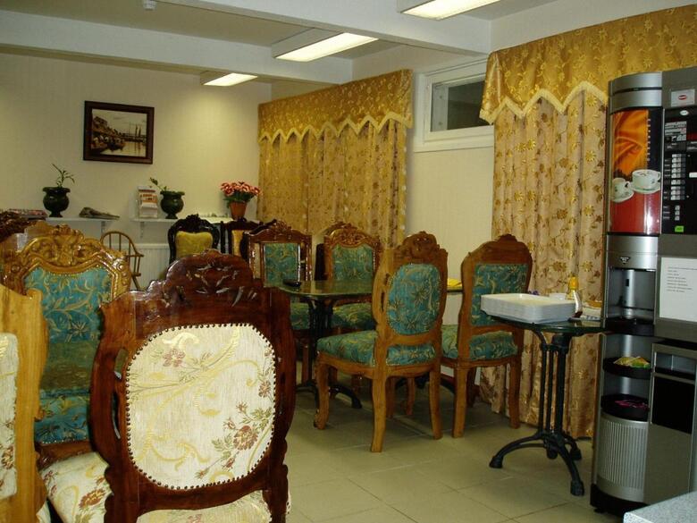 Mango Hotel
