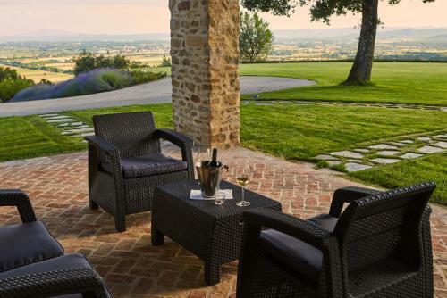 Battifolle-ruscello-poggiola Villa Sleeps 8 Pool