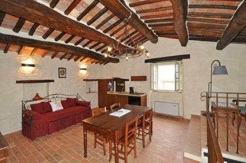 Battifolle-ruscello-poggiola Villa Sleeps 8 Pool