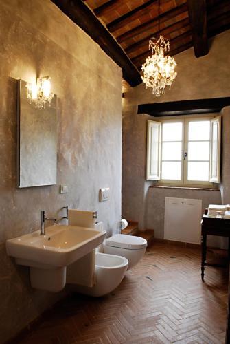 Battifolle-ruscello-poggiola Villa Sleeps 8 Pool