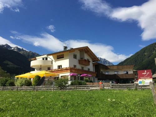 Hostal Apartments Sankt Walburg