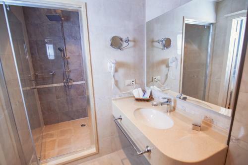 Hotel Koktem Grand