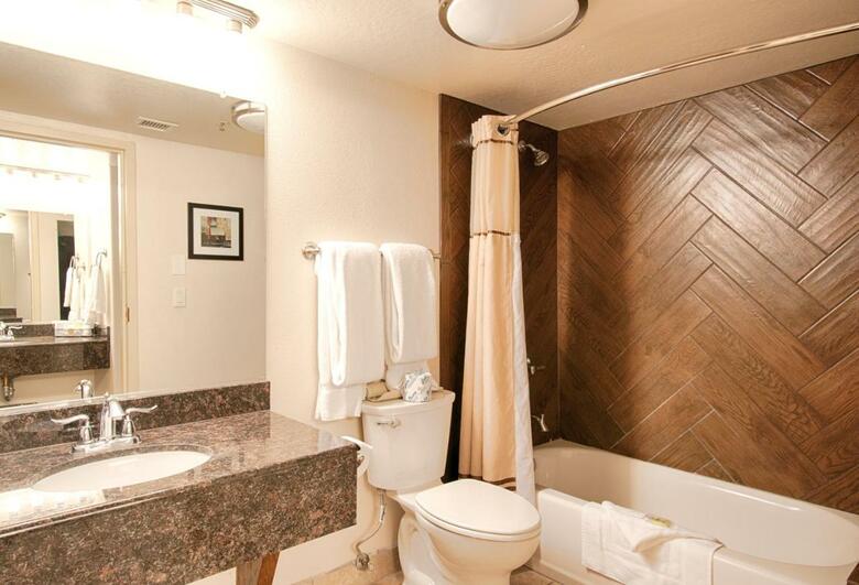 Hotel Canyon Plaza Resort