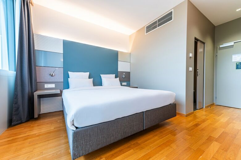 Discovery Hotel