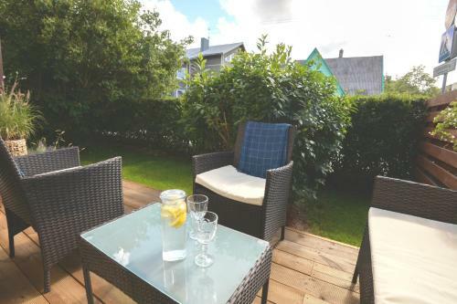 Hostal Holiday House Apartments