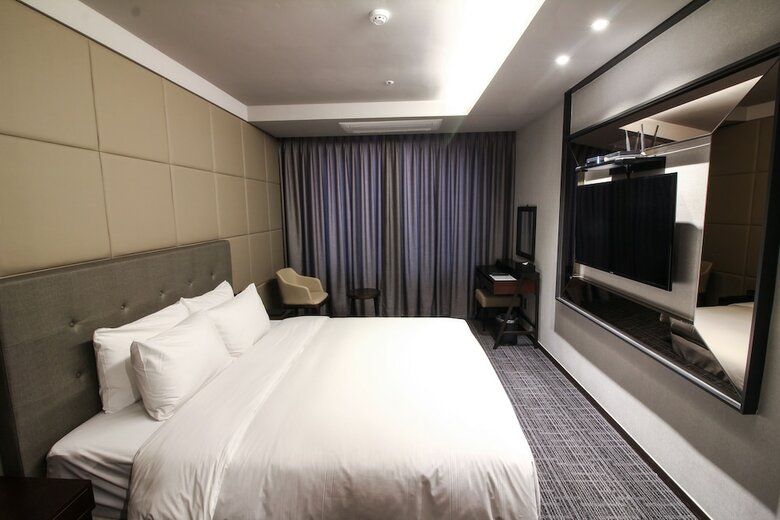 Golden Tulip Ever Yongin Hotel