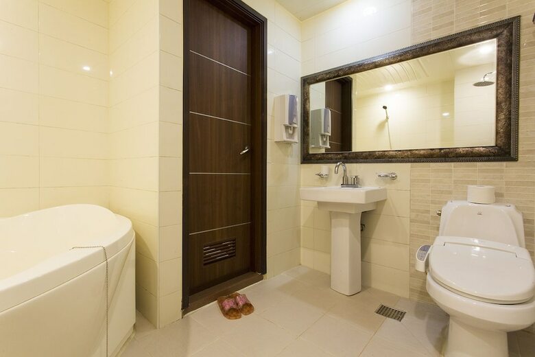Carlton Hotel