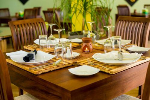 Hostal This Is It Airport Hotel And Restaurant